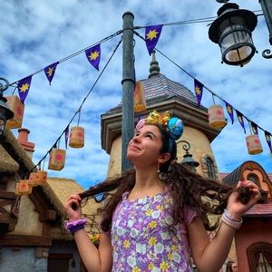 Meet your Posher, Eme